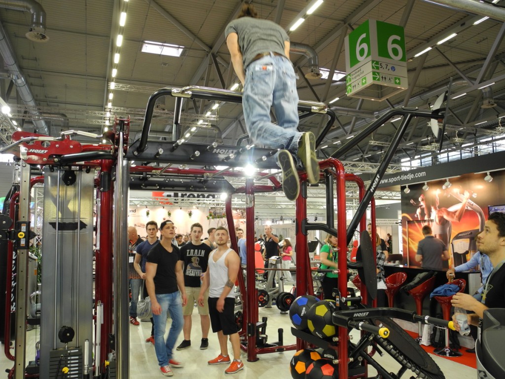 Hoch hinaus beim Functional Training am HOIST Motioncage. Wir konnten nur noch Staunen!