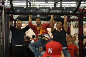 Mario Klintworth hängt am HOIST-Stand rum!