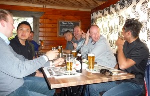 Gute Stimmung bei neuen und alten Mitarbeitern der Sport-Tiedje Group